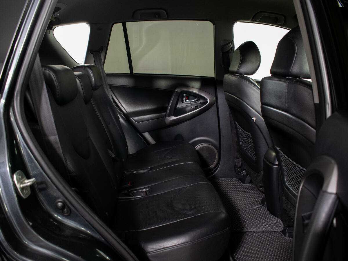 Купить Toyota RAV4 с пробегом. Фото: #7