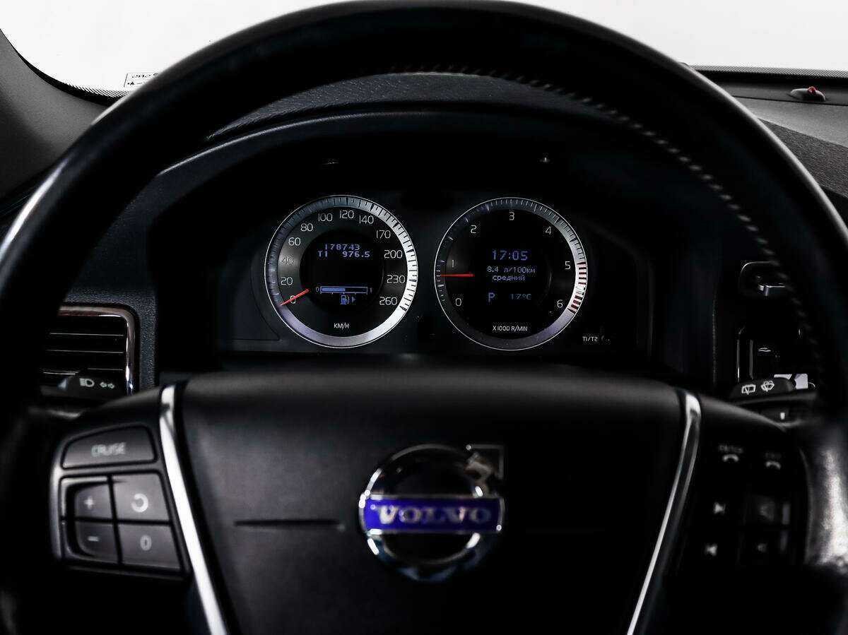 Купить Volvo XC70 с пробегом. Фото: #18
