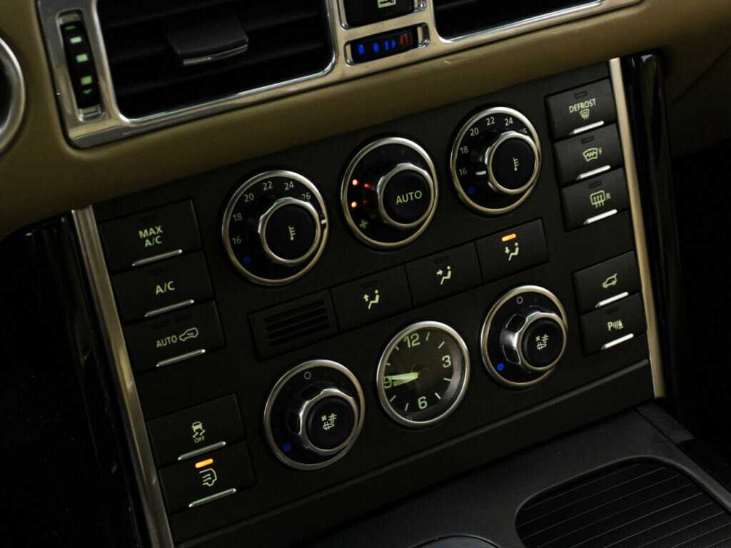 Купить Land Rover Range Rover с пробегом. Фото: #17