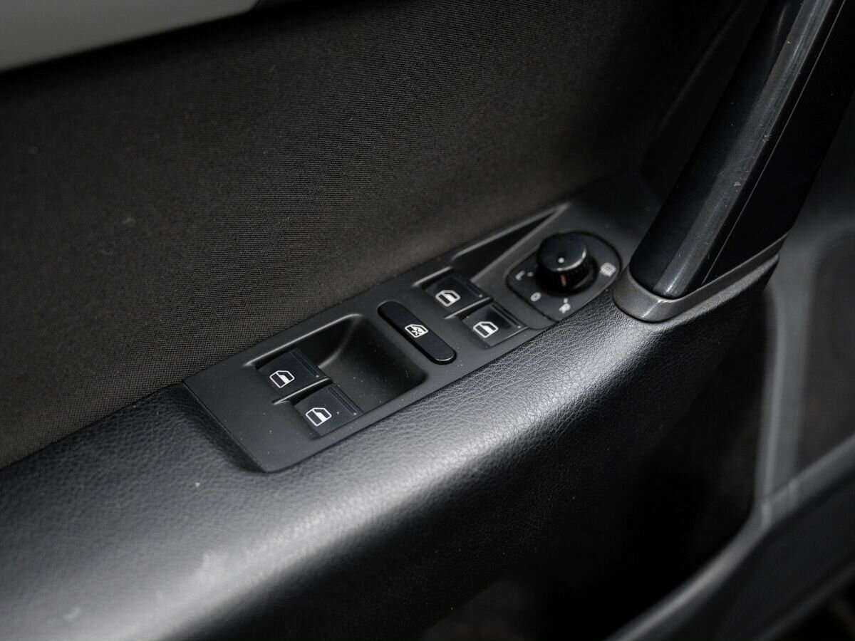 Купить Volkswagen Passat с пробегом. Фото: #14
