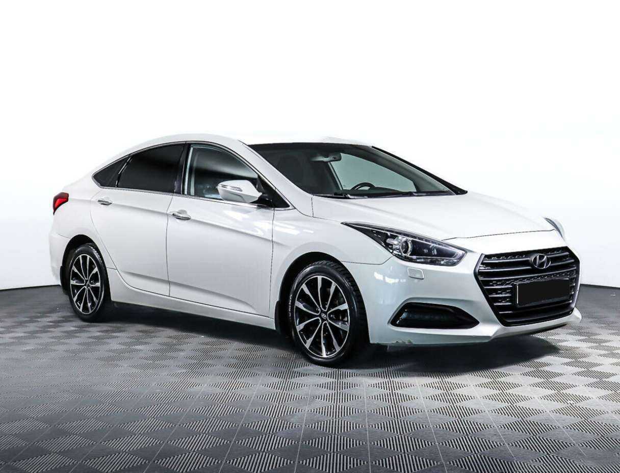Купить Hyundai i40 с пробегом. Фото: #2