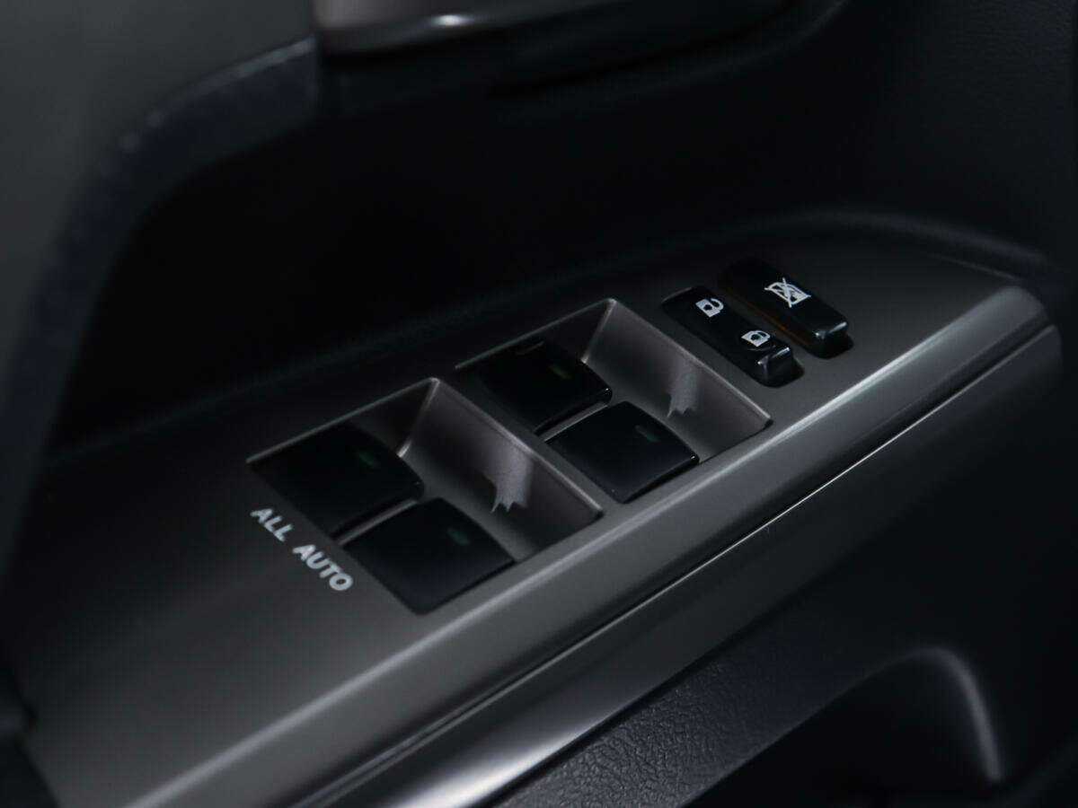Купить Toyota Land Cruiser с пробегом. Фото: #15