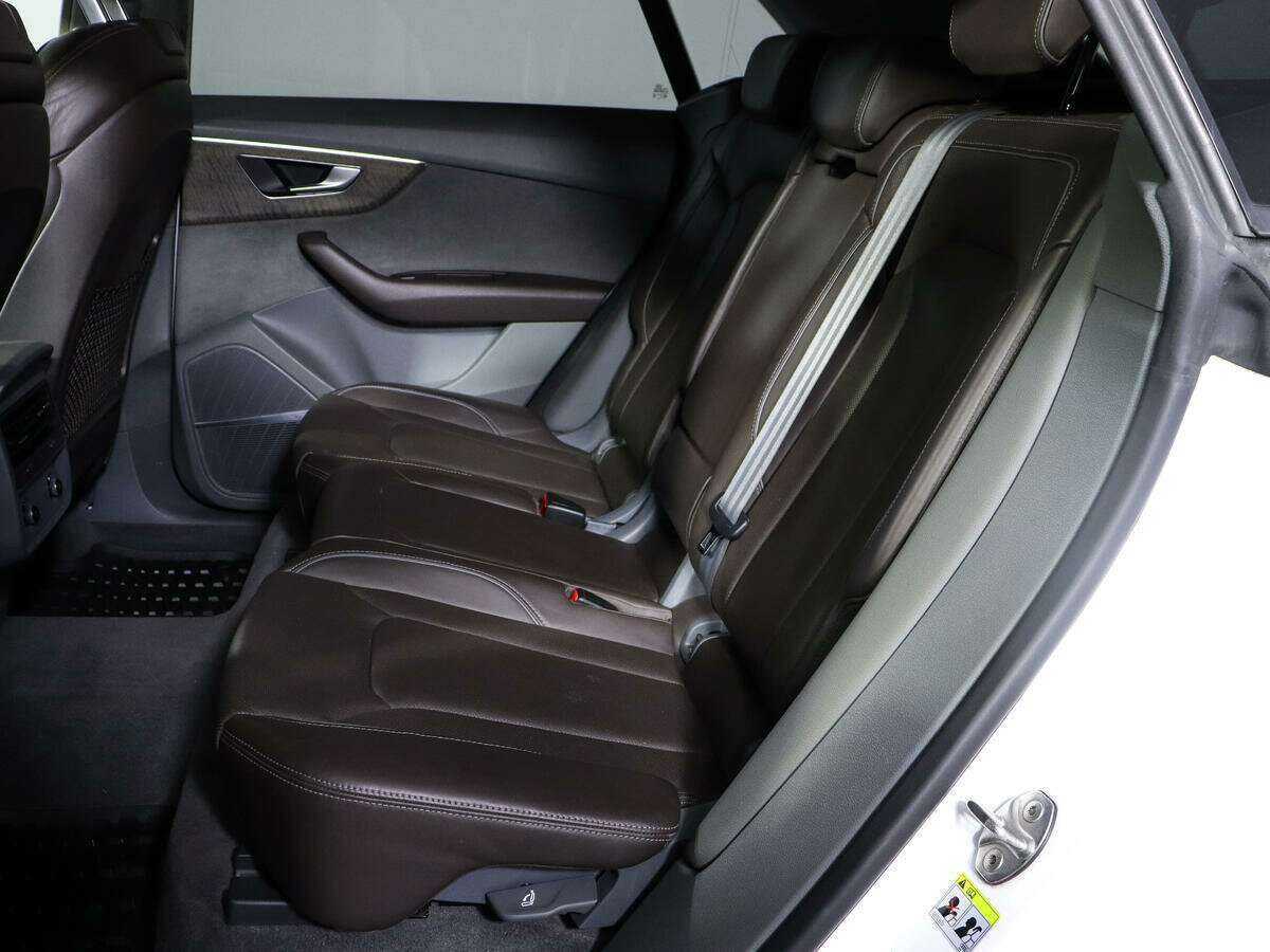 Купить Audi Q8 с пробегом. Фото: #9