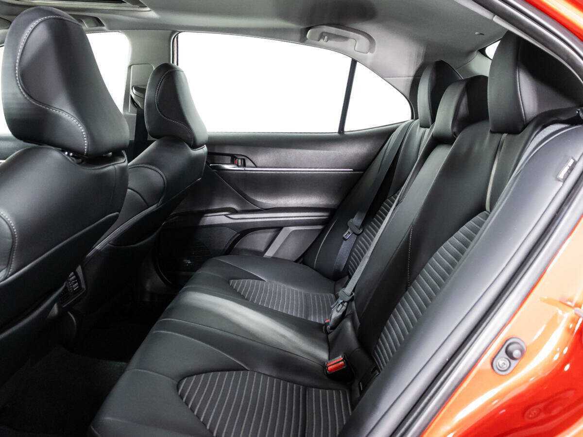 Купить Toyota Camry с пробегом. Фото: #7