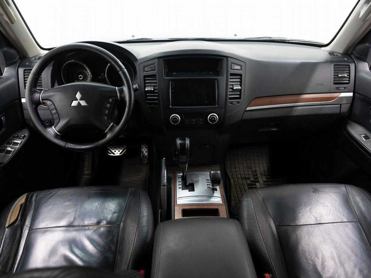 Купить Mitsubishi Pajero с пробегом. Фото: #13