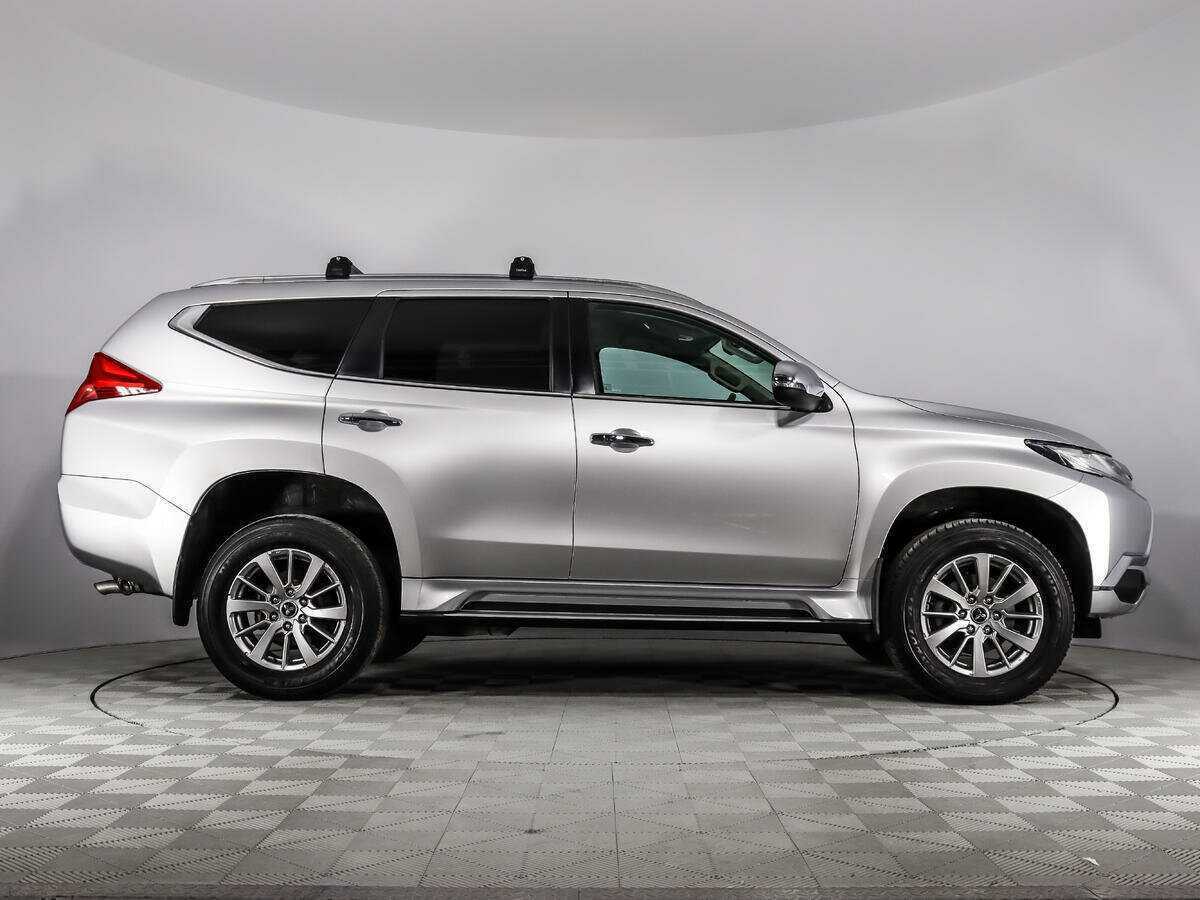 Купить Mitsubishi Pajero Sport с пробегом. Фото: #3