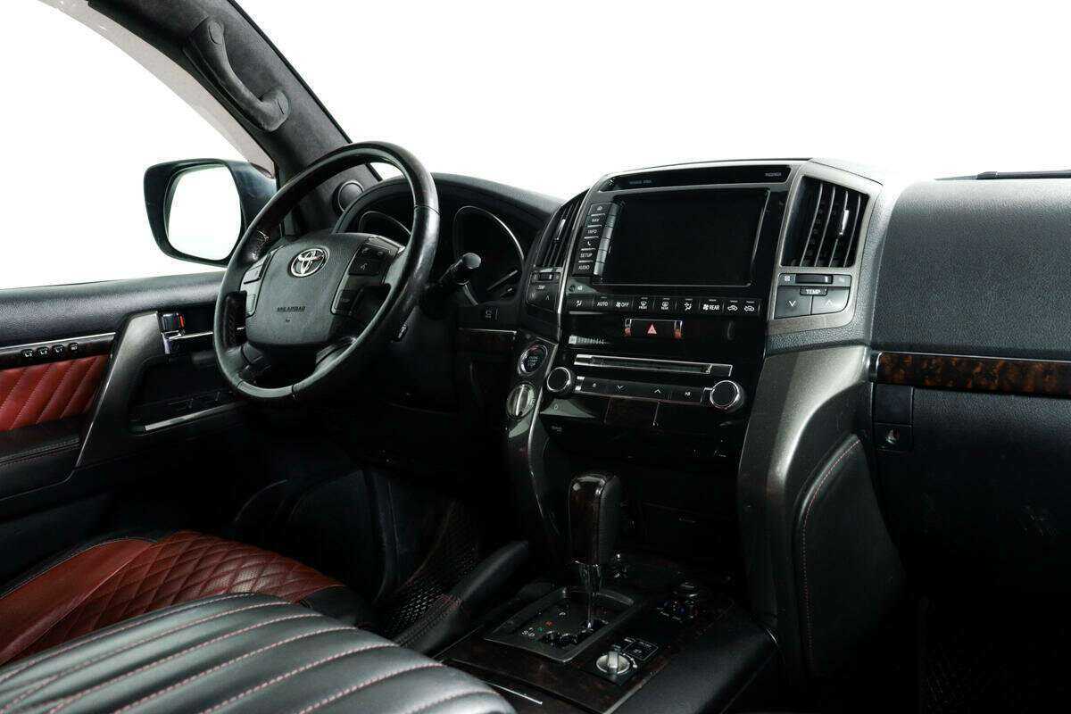 Купить Toyota Land Cruiser с пробегом. Фото: #8