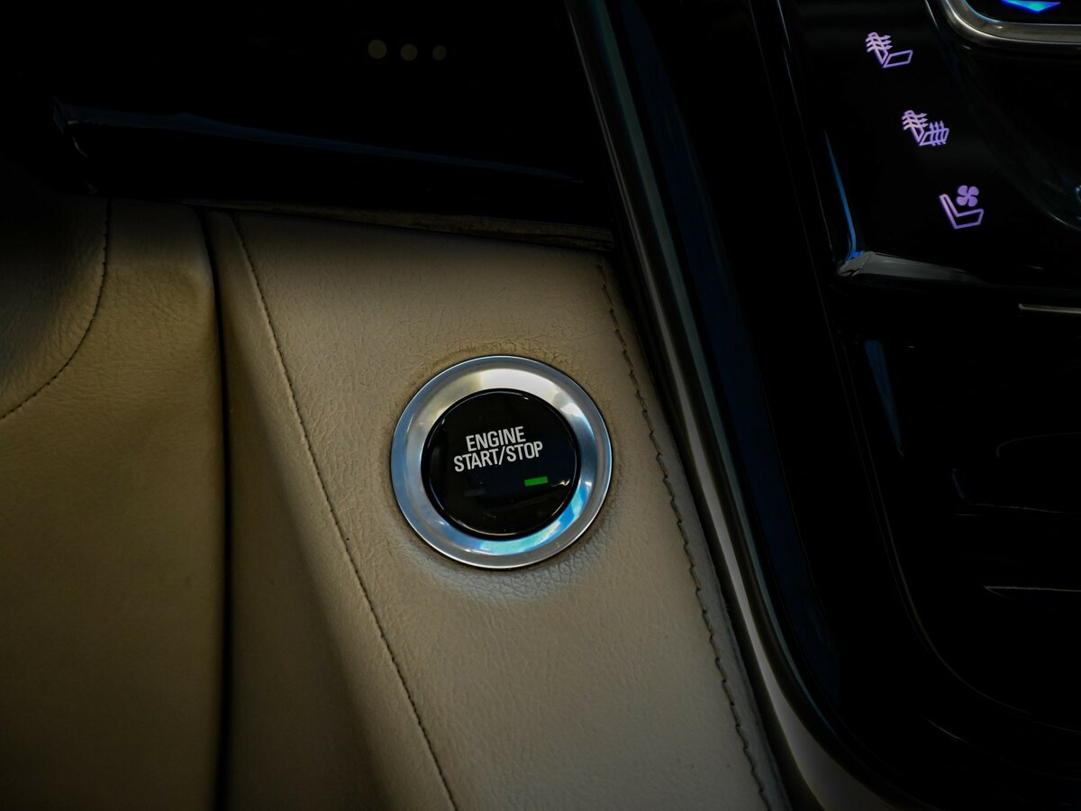 Купить Cadillac Escalade с пробегом. Фото: #18