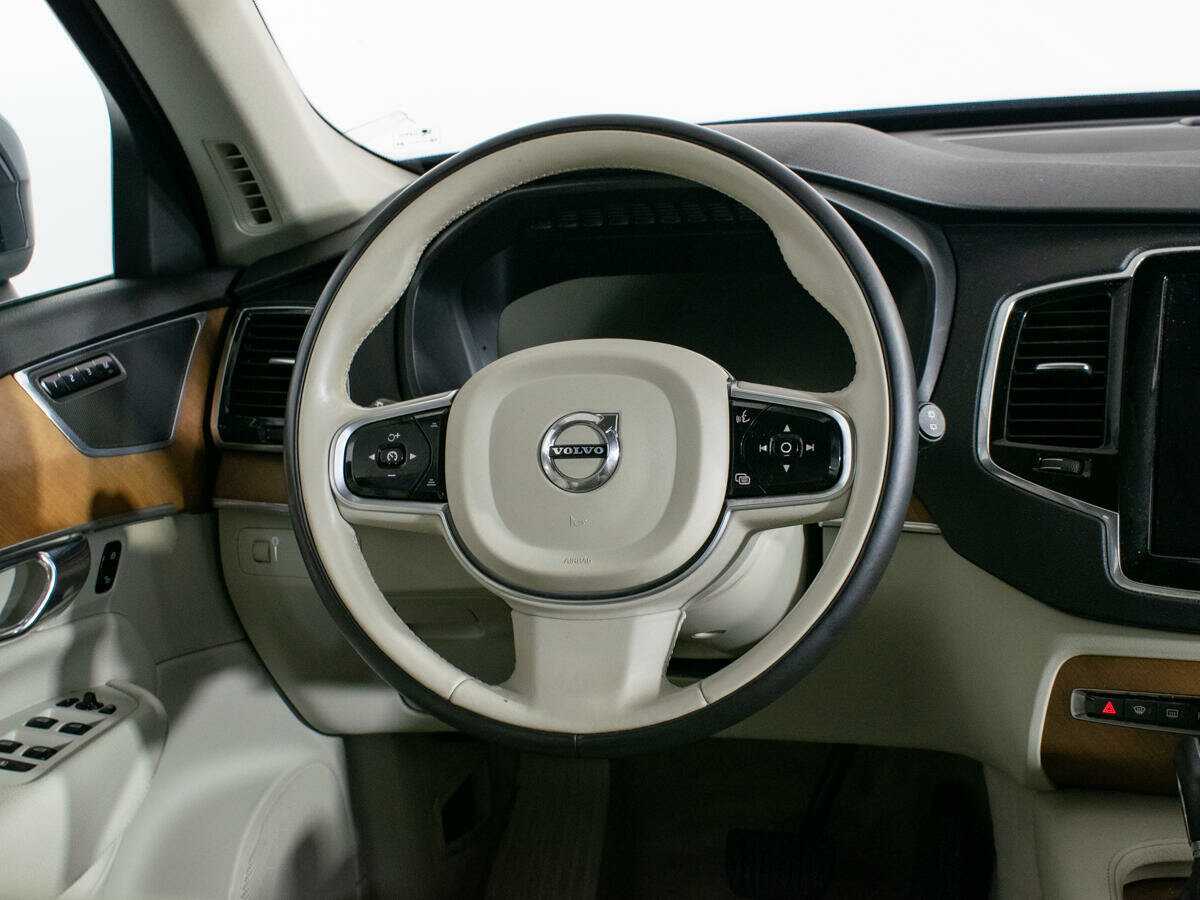 Купить Volvo XC90 с пробегом. Фото: #13