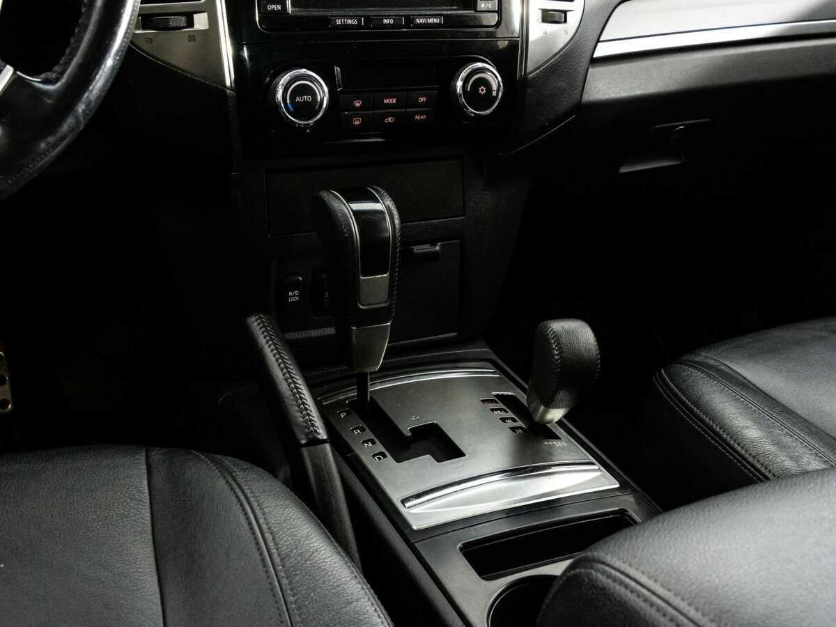 Купить Mitsubishi Pajero с пробегом. Фото: #11
