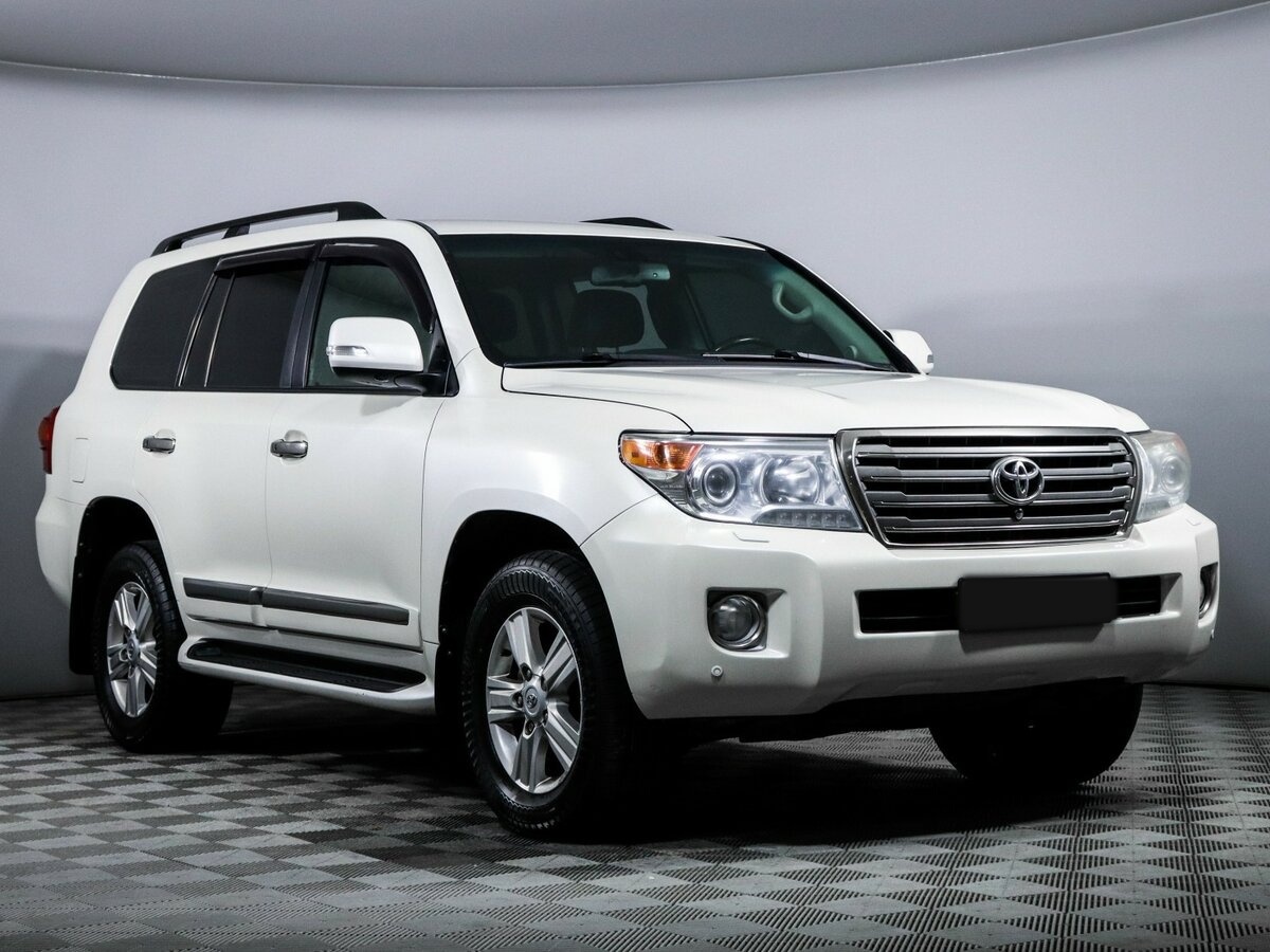 Купить Toyota Land Cruiser с пробегом. Фото: #2