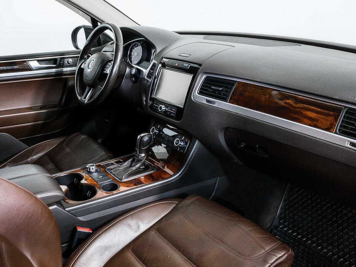 Купить Volkswagen Touareg с пробегом. Фото: #12