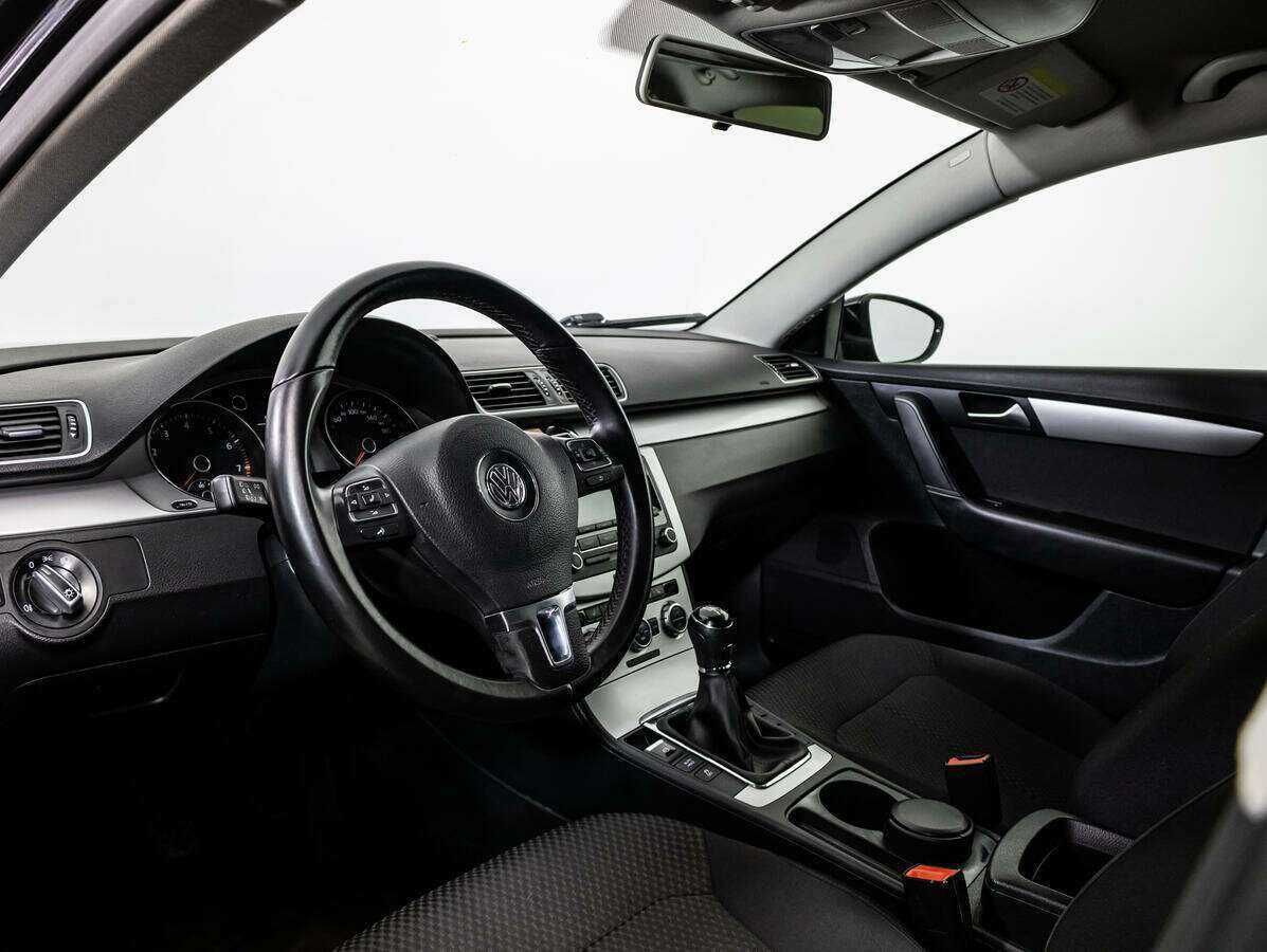 Купить Volkswagen Passat с пробегом. Фото: #8