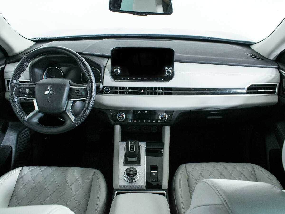 Купить Mitsubishi Outlander с пробегом. Фото: #11