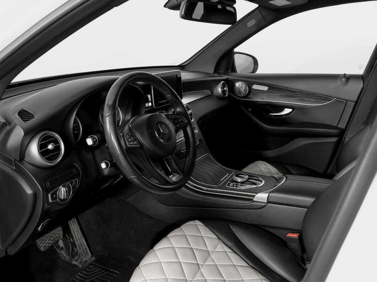 Купить Mercedes-Benz GLC с пробегом. Фото: #15