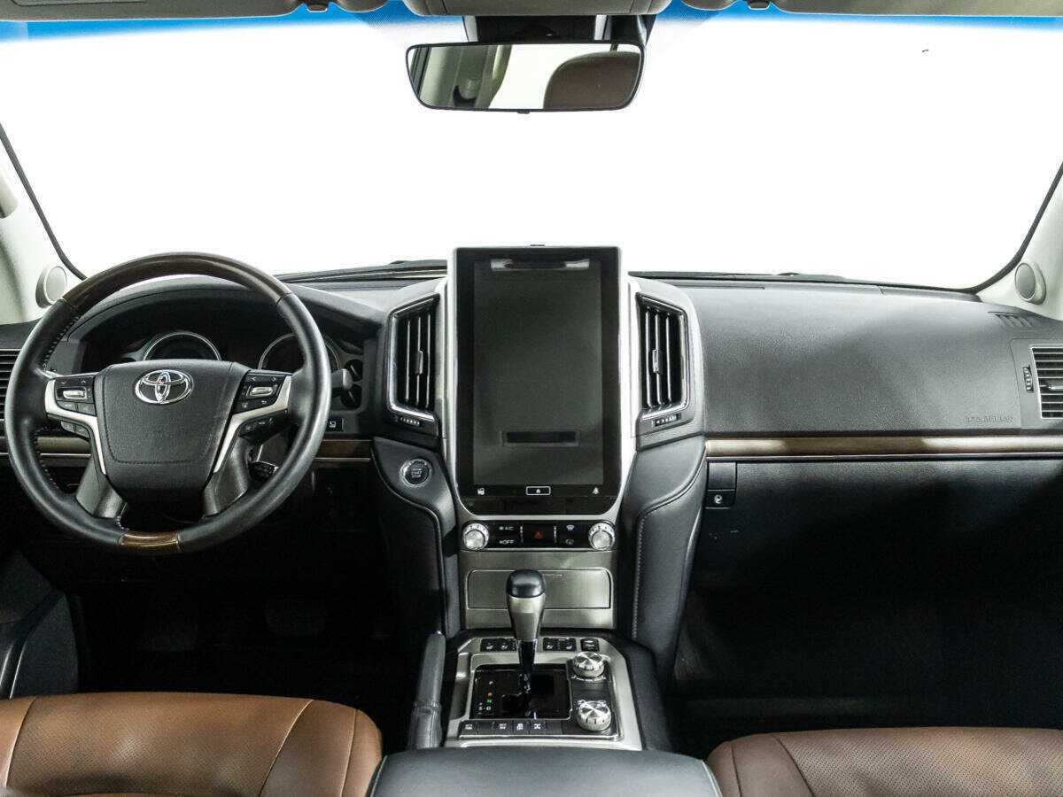 Купить Toyota Land Cruiser с пробегом. Фото: #11