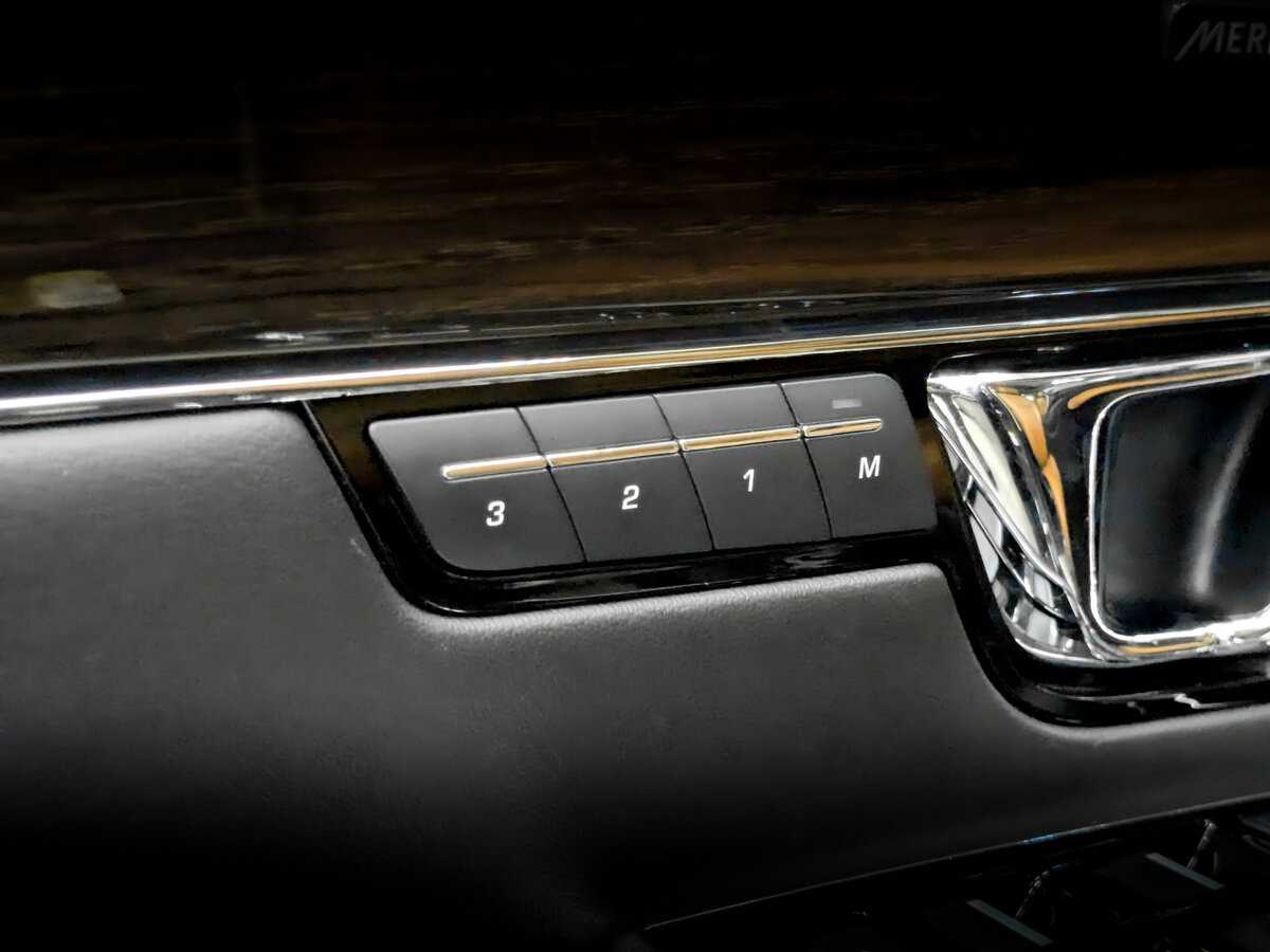 Купить Jaguar XJ с пробегом. Фото: #21