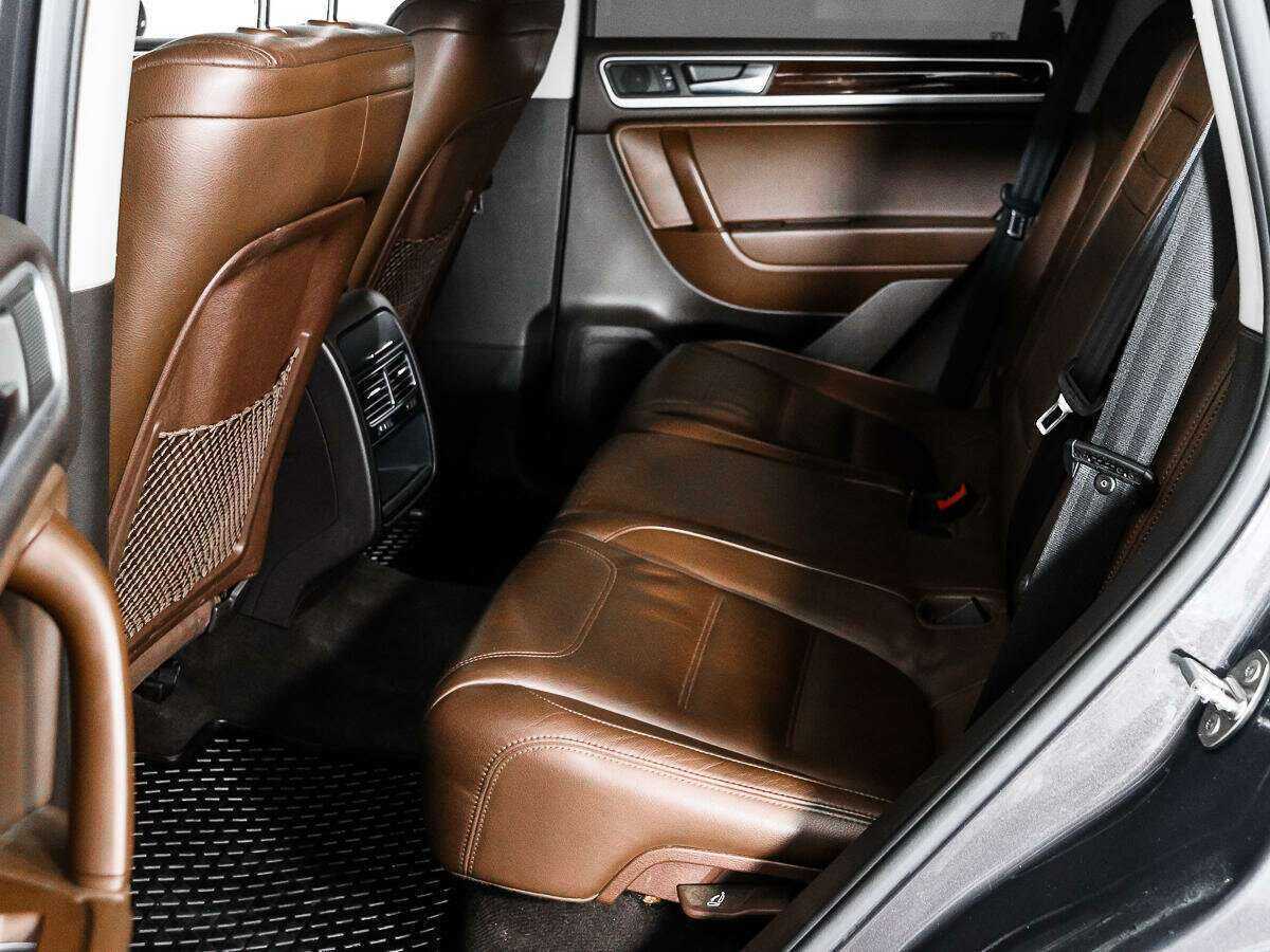 Купить Volkswagen Touareg с пробегом. Фото: #10