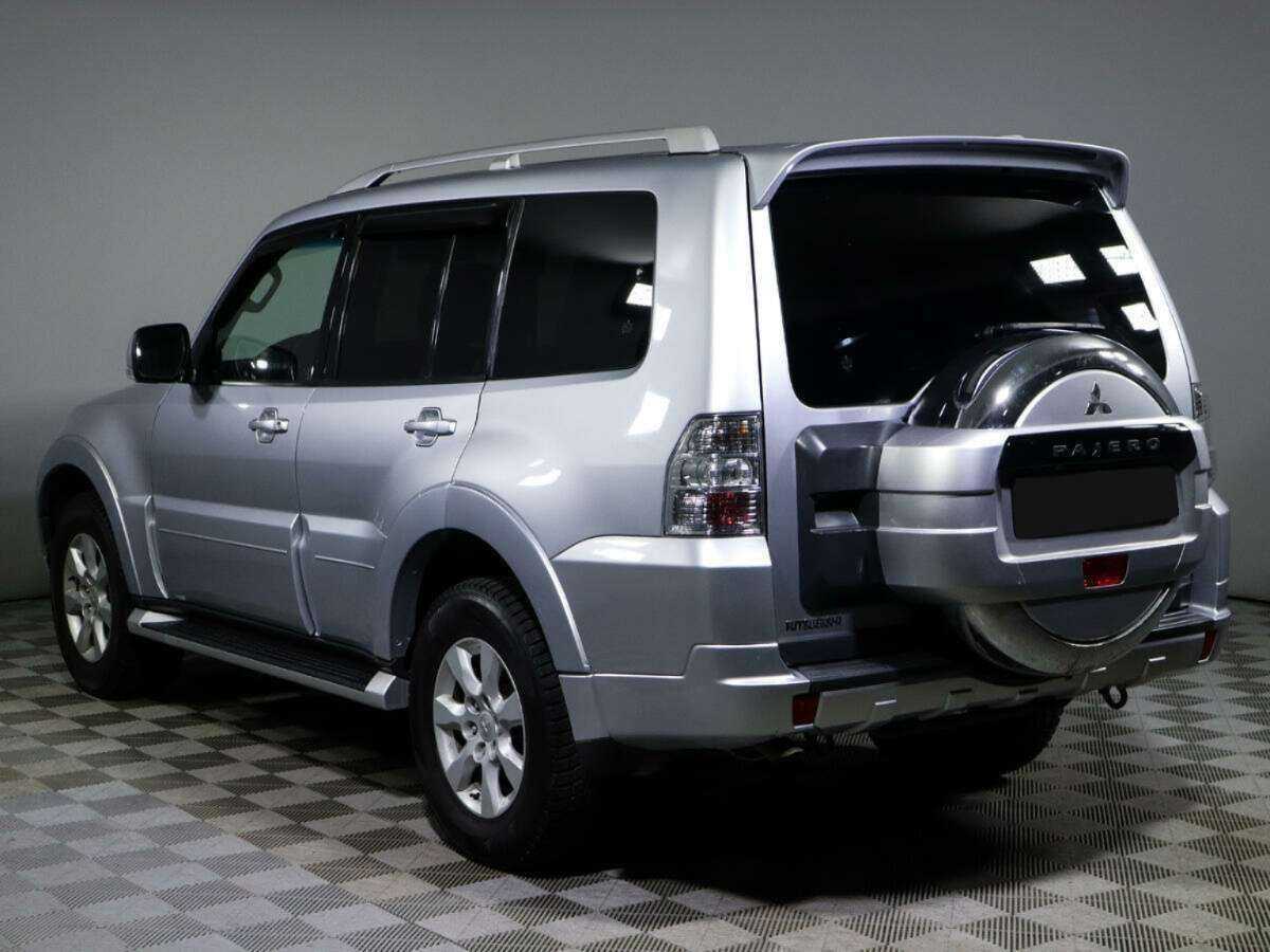 Купить Mitsubishi Pajero с пробегом. Фото: #5