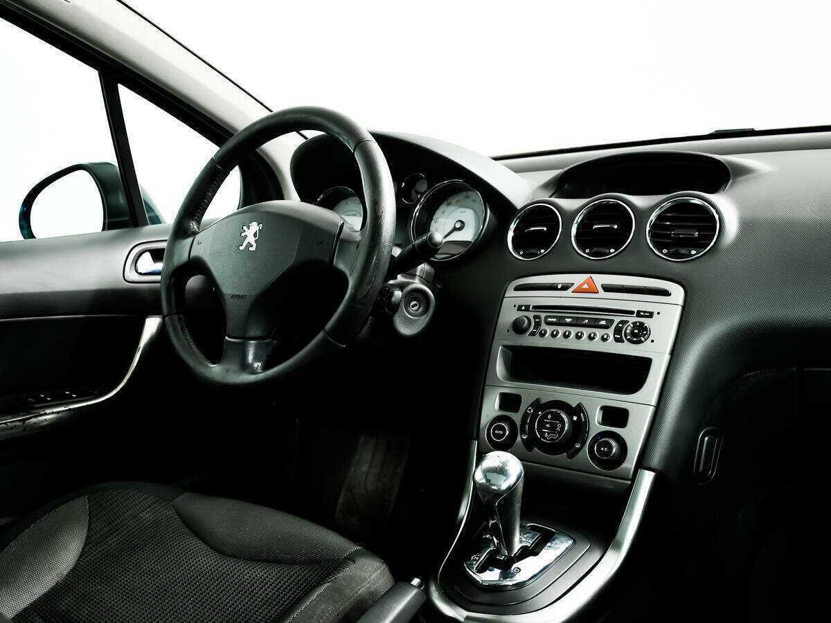 Купить Peugeot 308 с пробегом. Фото: #8