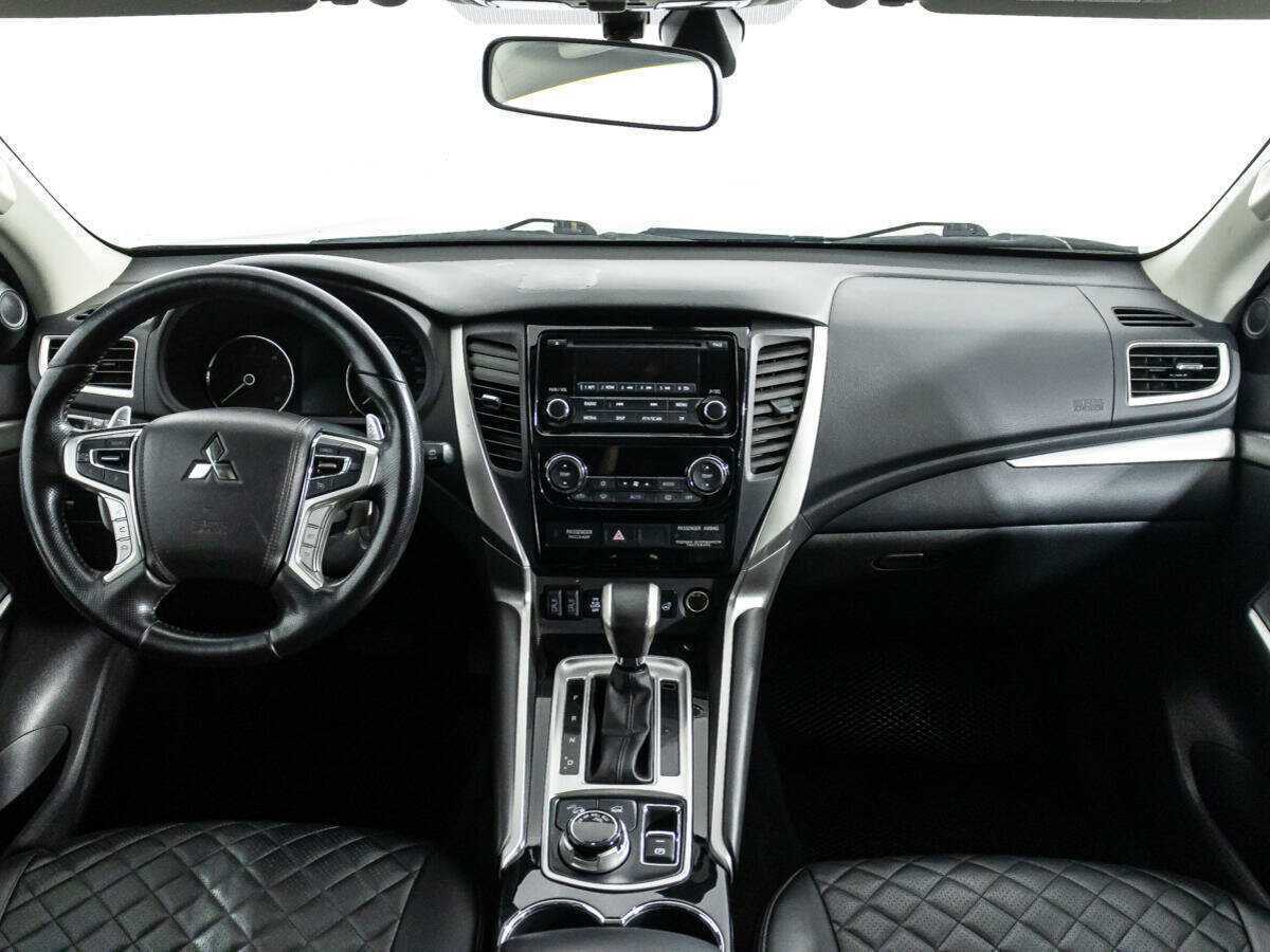 Купить Mitsubishi Pajero Sport с пробегом. Фото: #12