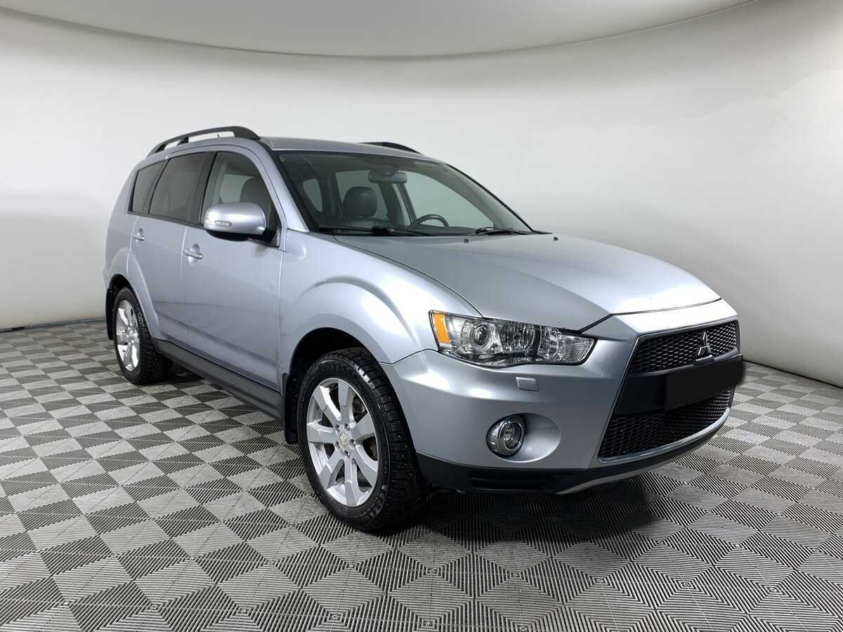 Купить Mitsubishi Outlander с пробегом. Фото: #2