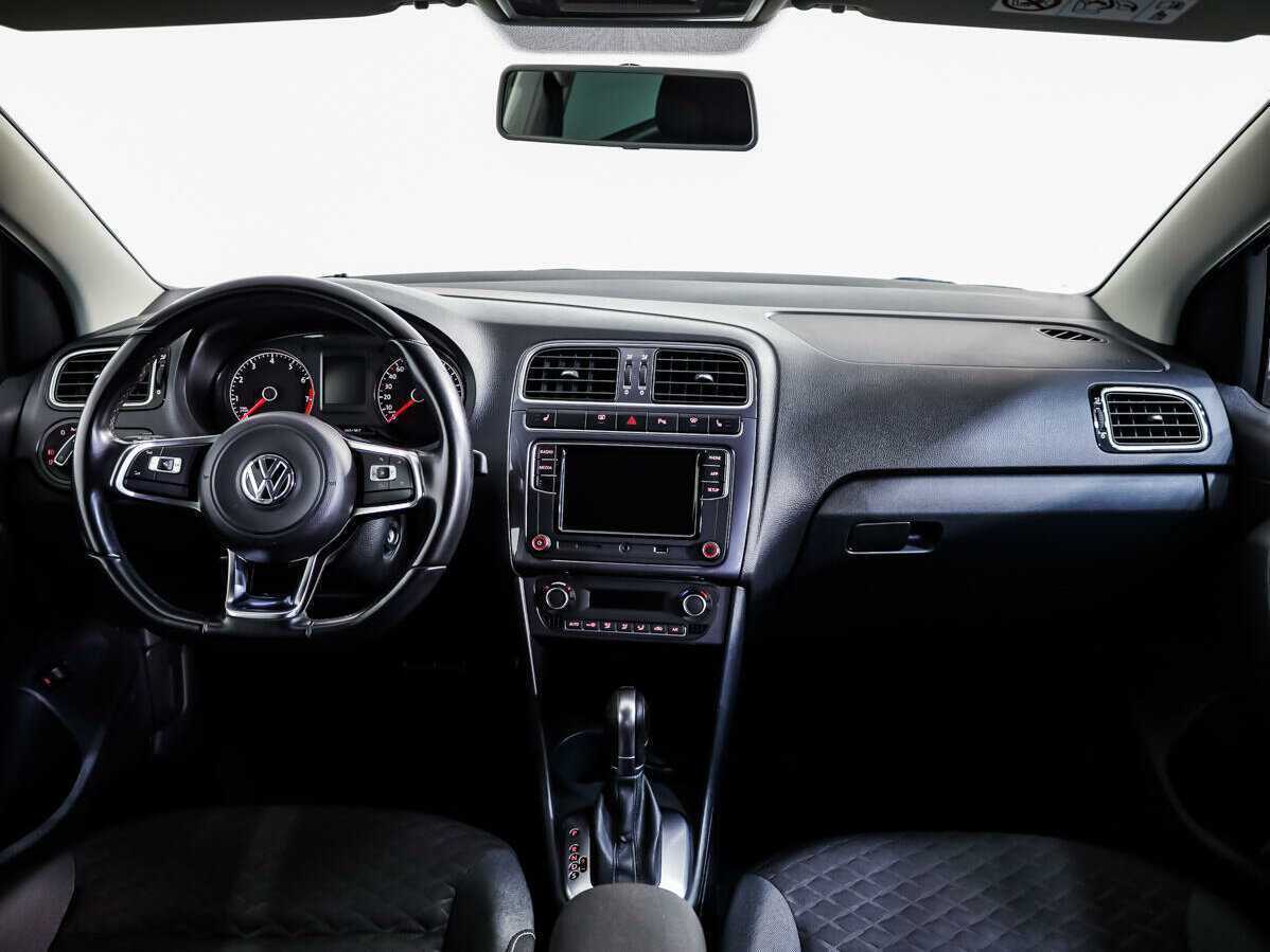 Купить Volkswagen Polo с пробегом. Фото: #8