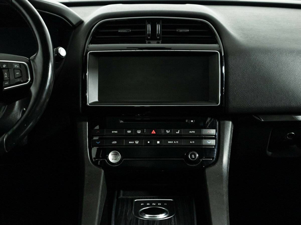 Купить Jaguar F-Pace с пробегом. Фото: #13