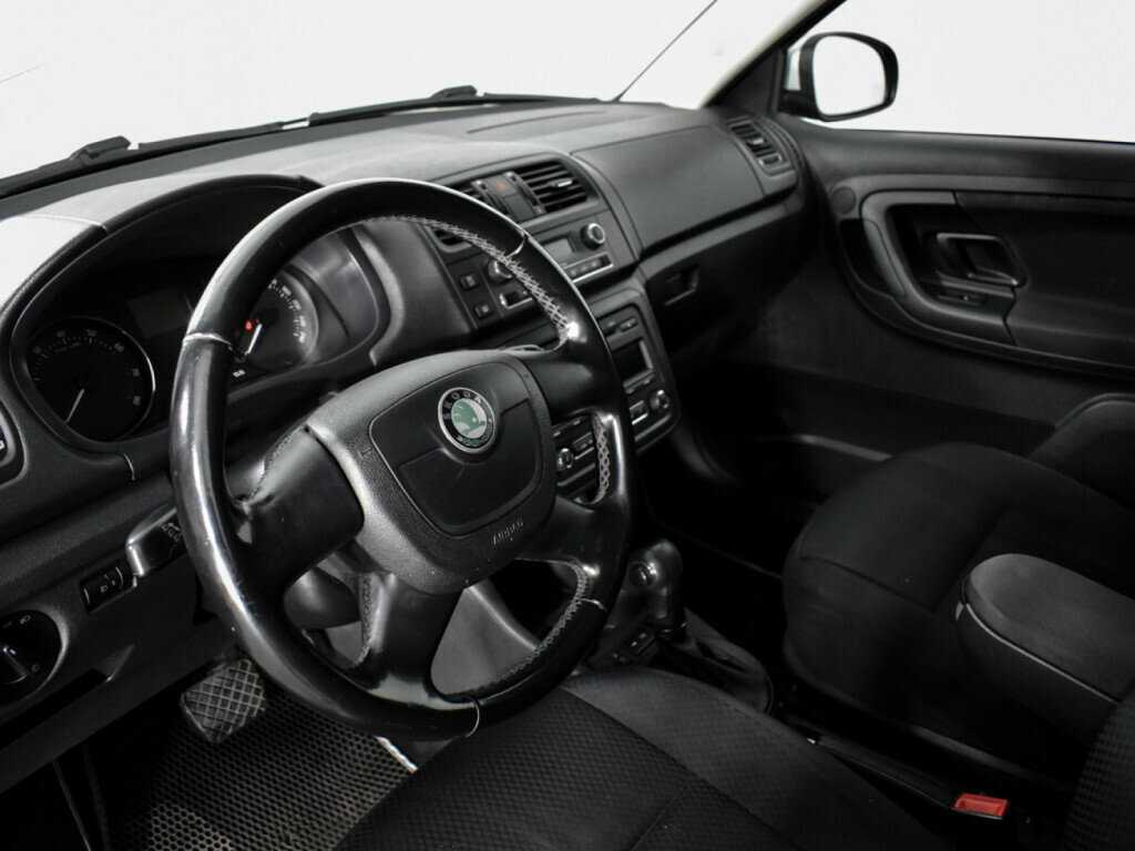 Купить Skoda Fabia с пробегом. Фото: #8