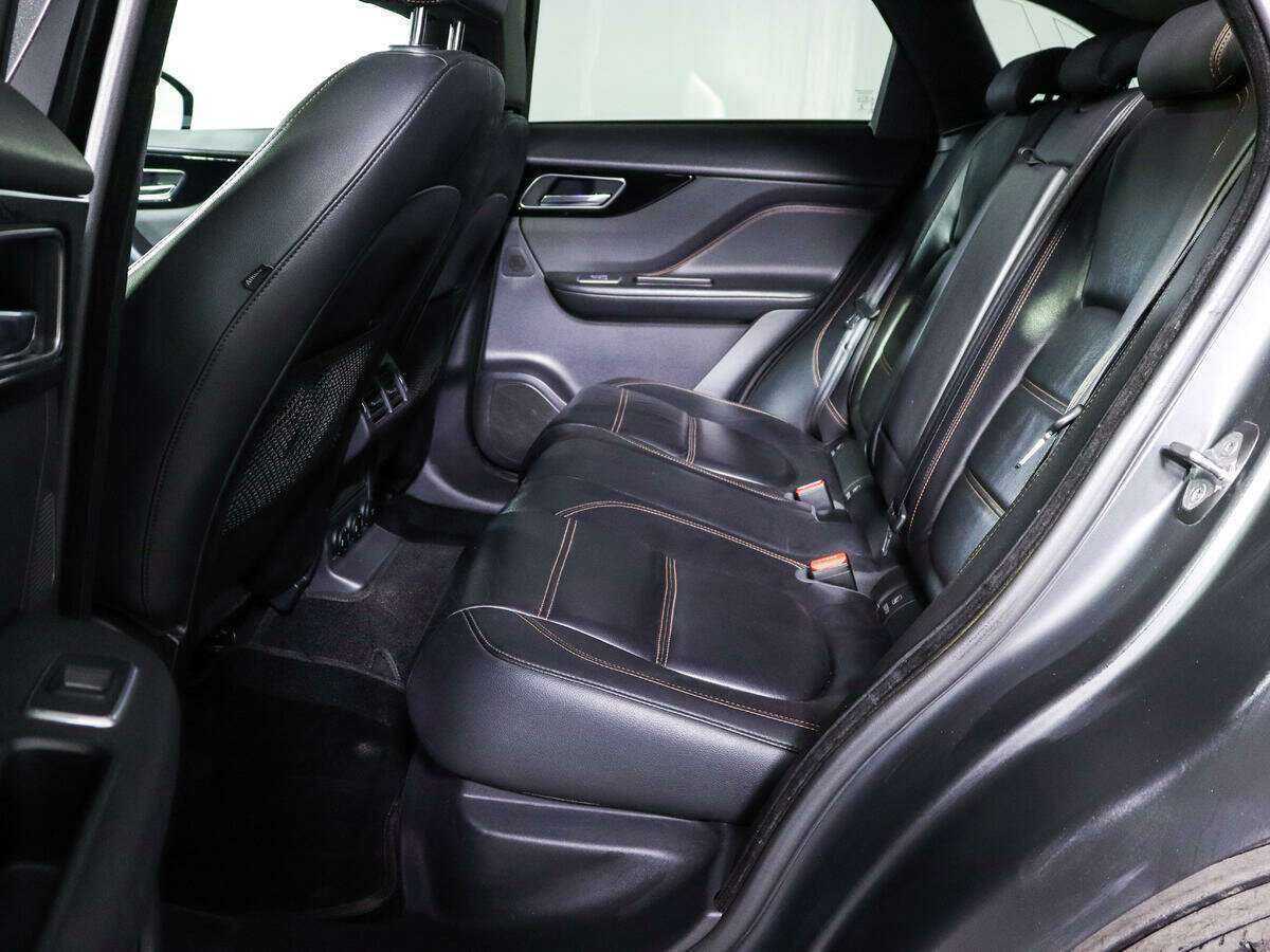 Купить Jaguar F-Pace с пробегом. Фото: #8