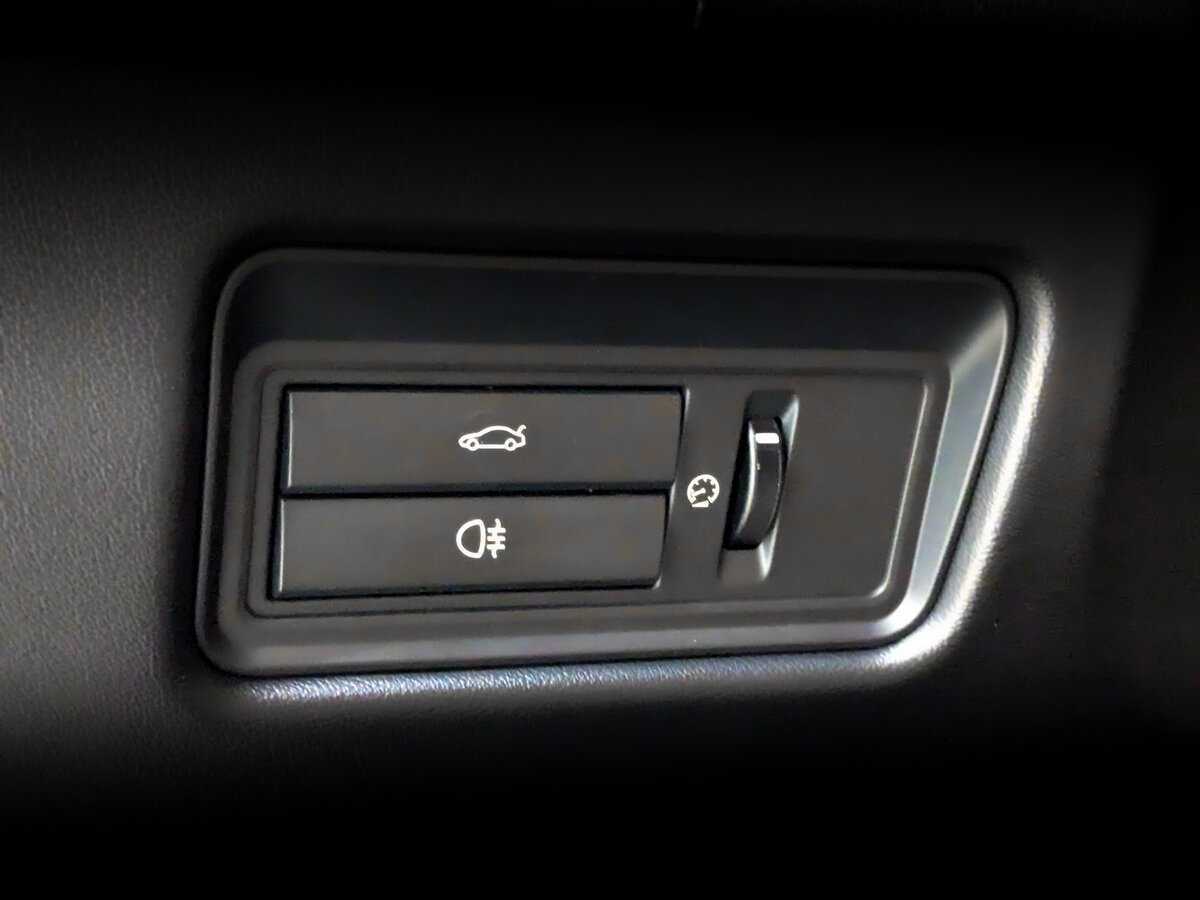 Купить Jaguar XJ с пробегом. Фото: #26