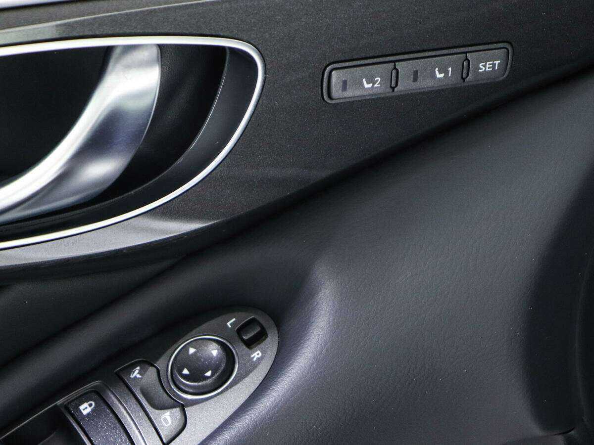 Купить Infiniti Q50 с пробегом. Фото: #20