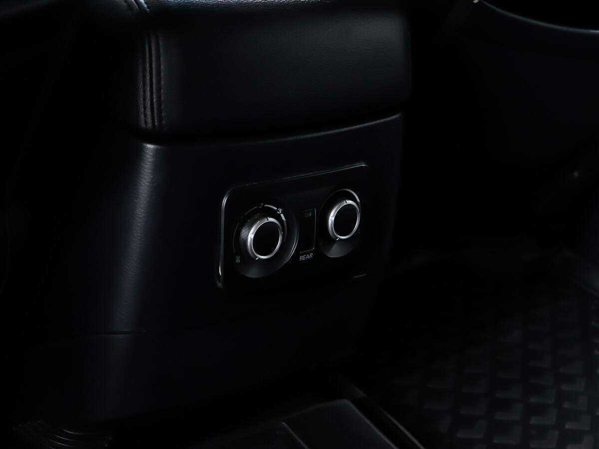 Купить Mitsubishi Pajero с пробегом. Фото: #14