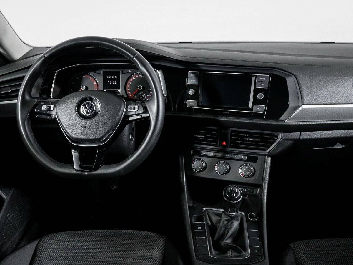 Купить Volkswagen Jetta с пробегом. Фото: #11