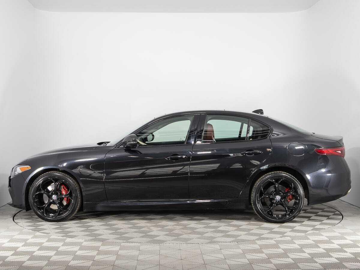 Купить Alfa Romeo Giulia с пробегом. Фото: #7