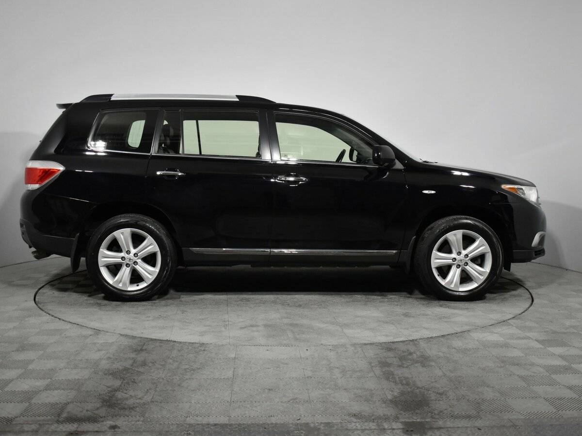 Купить Toyota Highlander с пробегом. Фото: #3