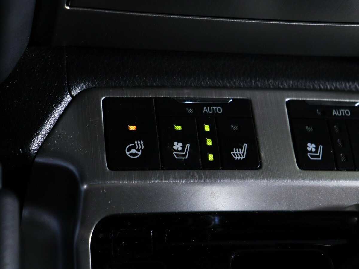 Купить Toyota Land Cruiser с пробегом. Фото: #27