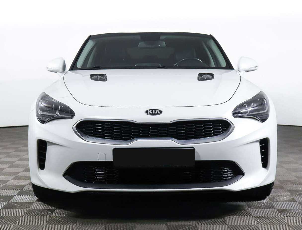 Купить Kia Stinger с пробегом. Фото: #1