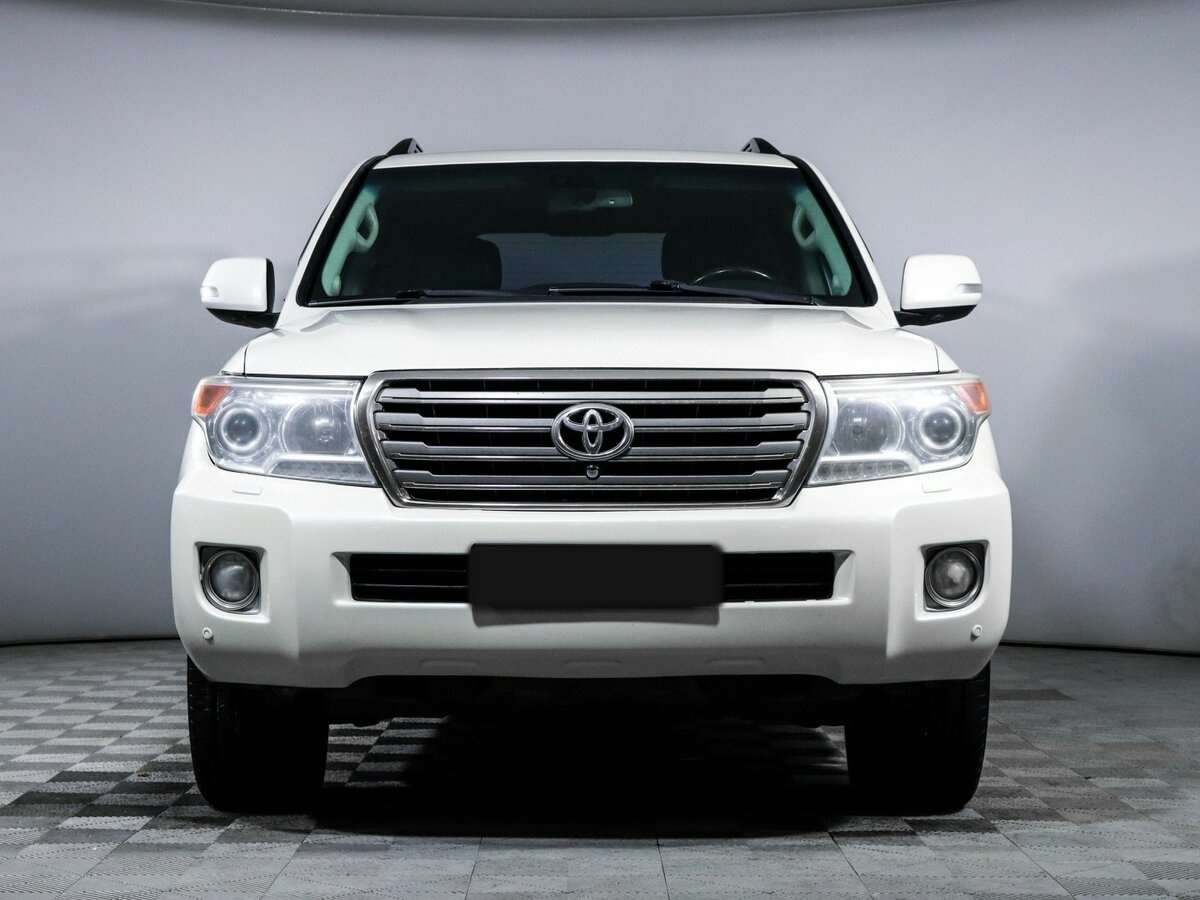Купить Toyota Land Cruiser с пробегом. Фото: #1