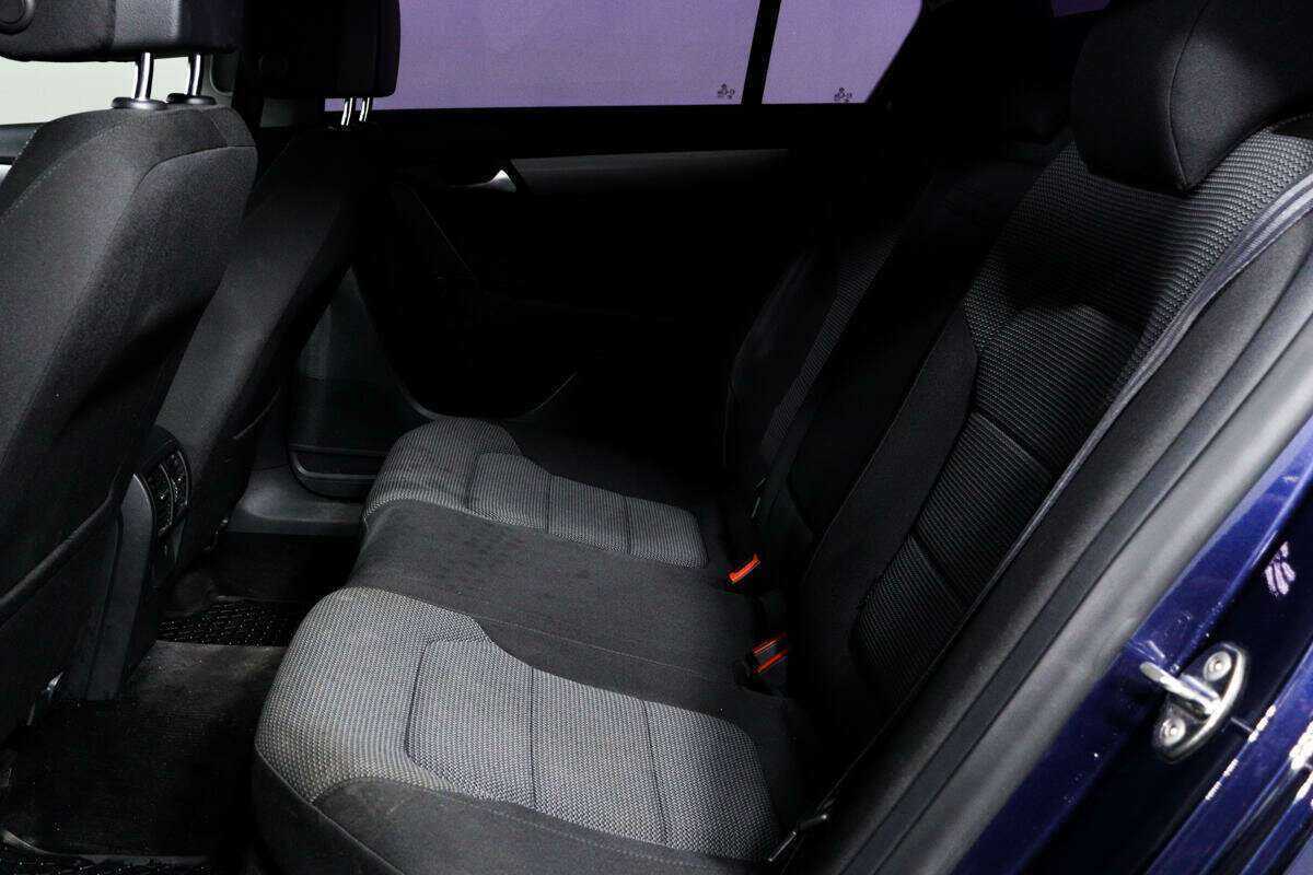 Купить Volkswagen Passat с пробегом. Фото: #11