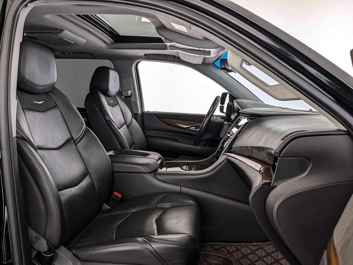 Купить Cadillac Escalade с пробегом. Фото: #18