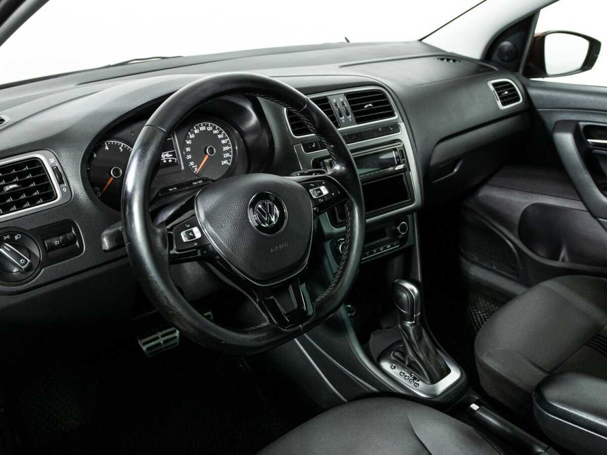 Купить Volkswagen Polo с пробегом. Фото: #10