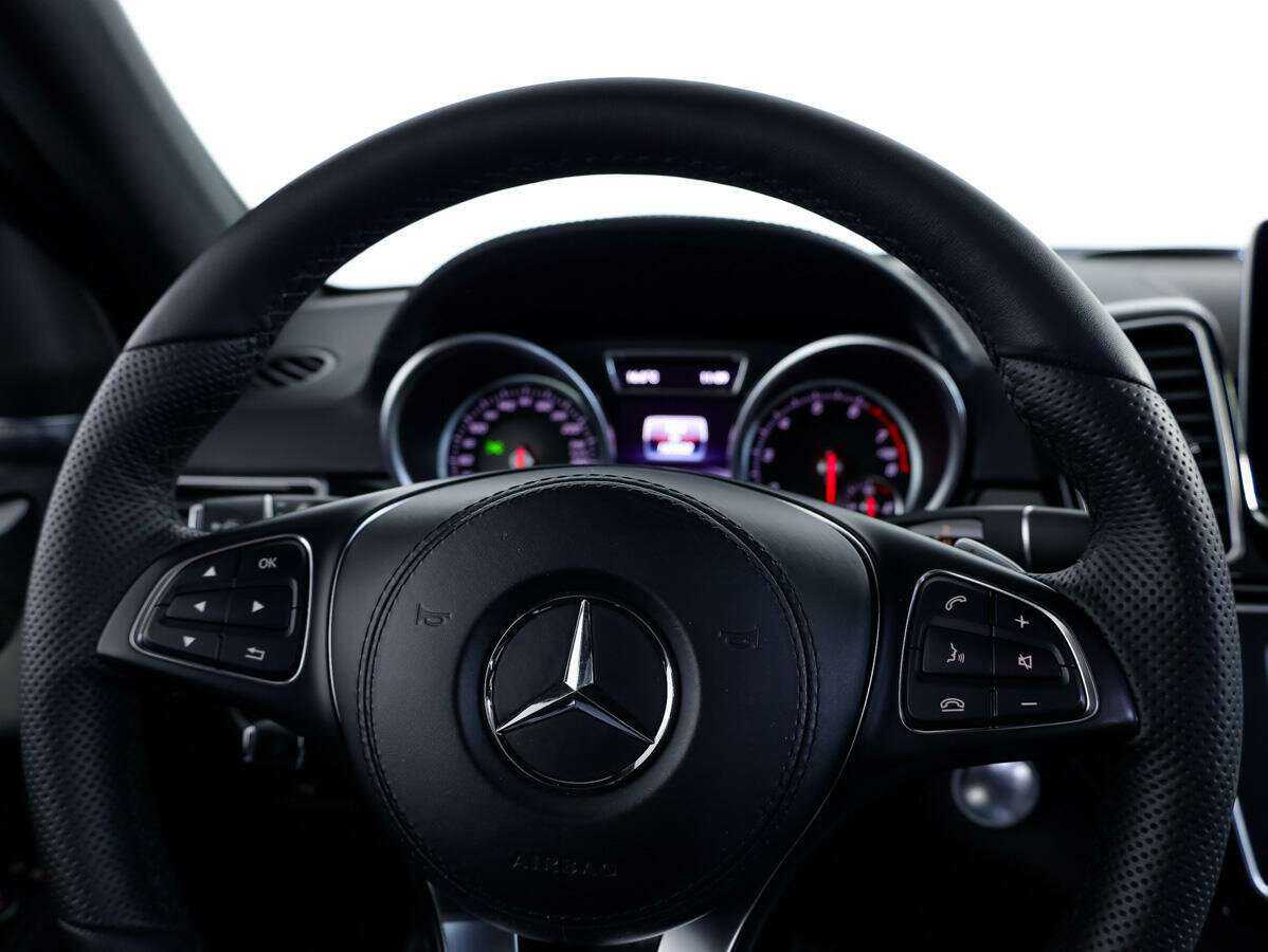 Купить Mercedes-Benz GLS с пробегом. Фото: #17
