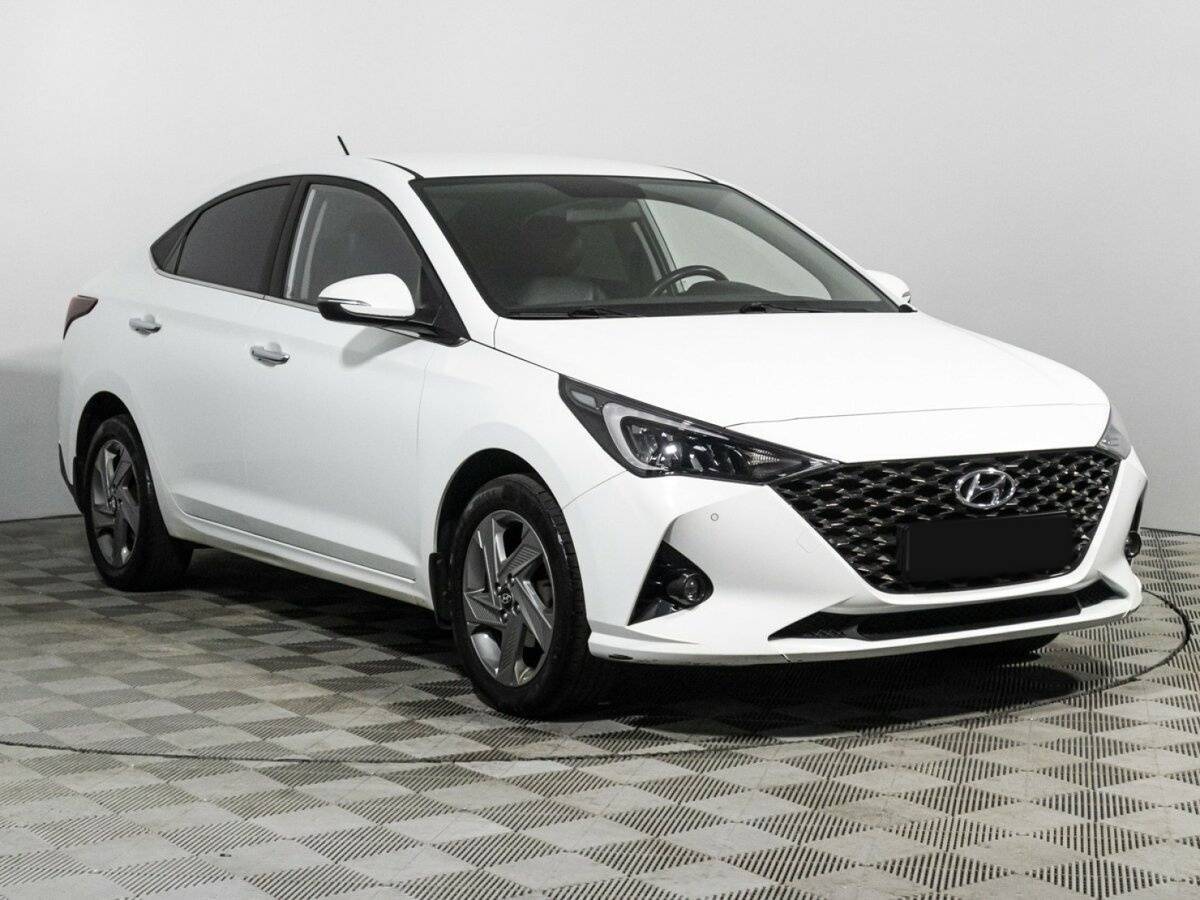 Купить Hyundai Solaris с пробегом. Фото: #2