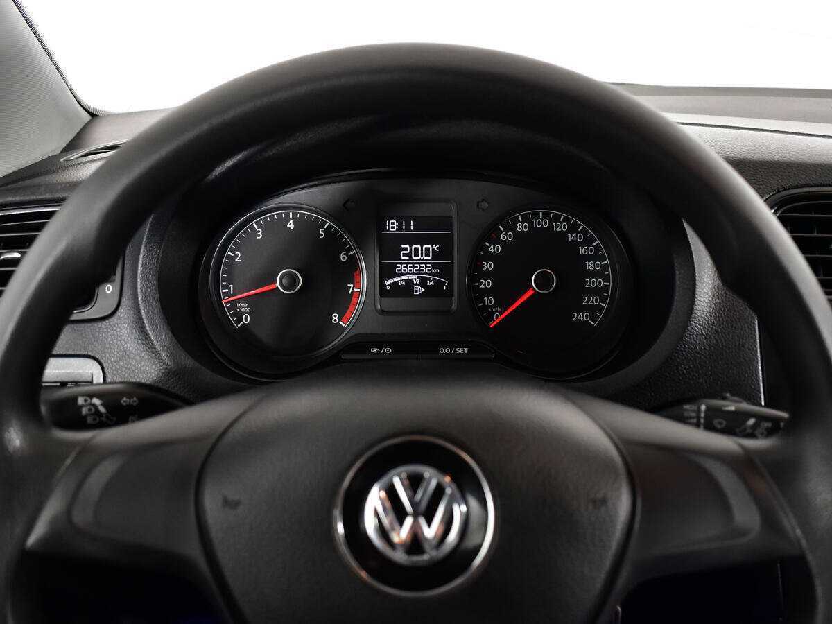 Купить Volkswagen Polo с пробегом. Фото: #10