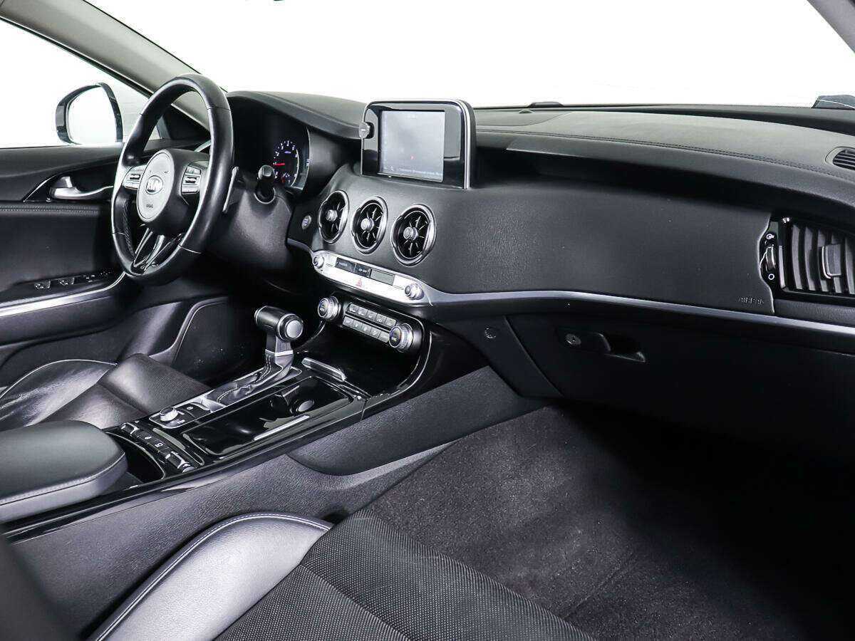 Купить Kia Stinger с пробегом. Фото: #8