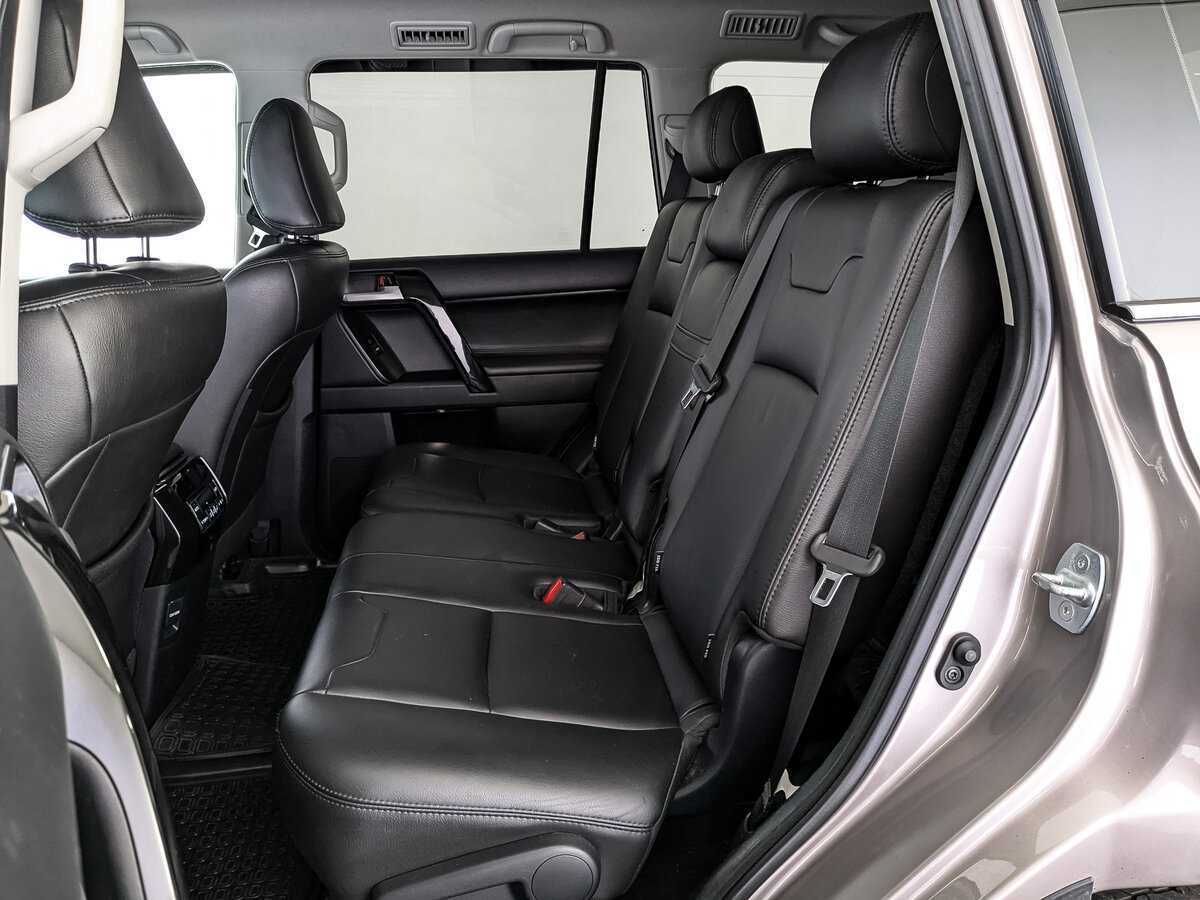Купить Toyota Land Cruiser Prado с пробегом. Фото: #17