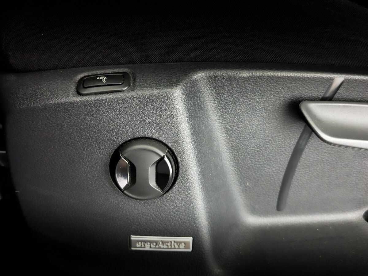 Купить Volkswagen Touran с пробегом. Фото: #14