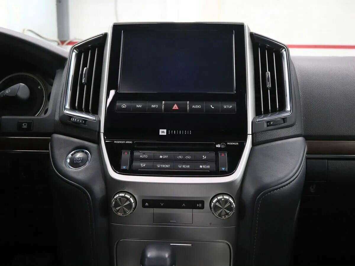 Купить Toyota Land Cruiser с пробегом. Фото: #17