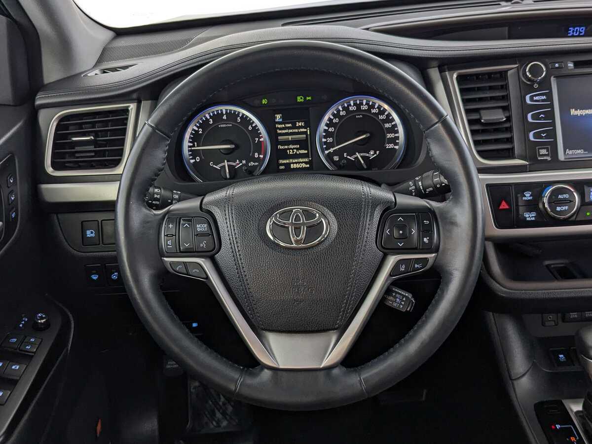 Купить Toyota Highlander с пробегом. Фото: #17